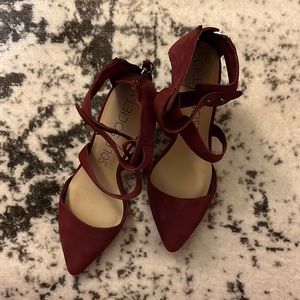 Sole society wine pumps